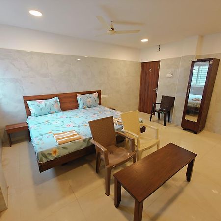 Hotel Salbala Inn - Near Airport Csennai Kültér fotó