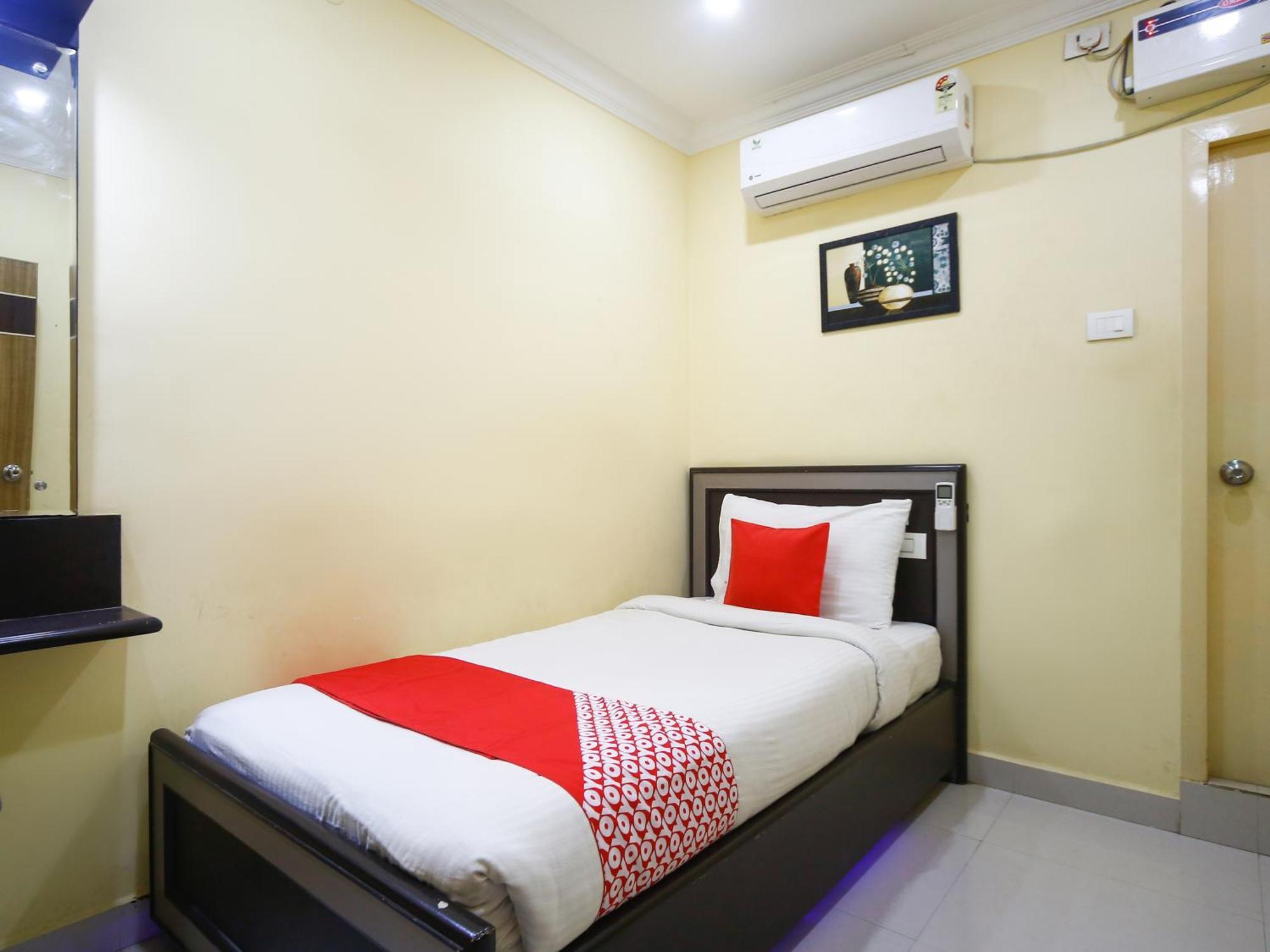 Hotel Salbala Inn - Near Airport Csennai Kültér fotó
