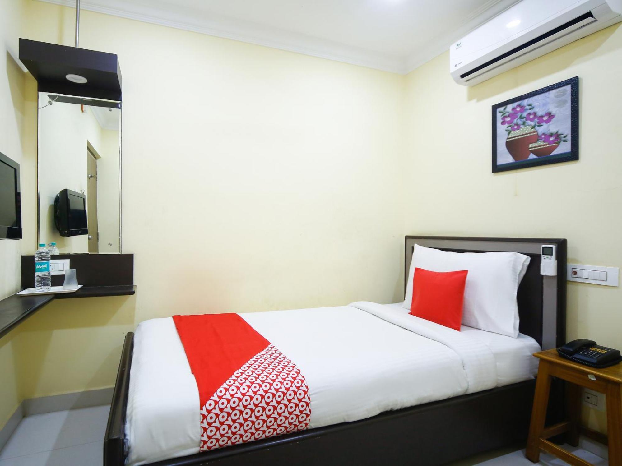 Hotel Salbala Inn - Near Airport Csennai Kültér fotó