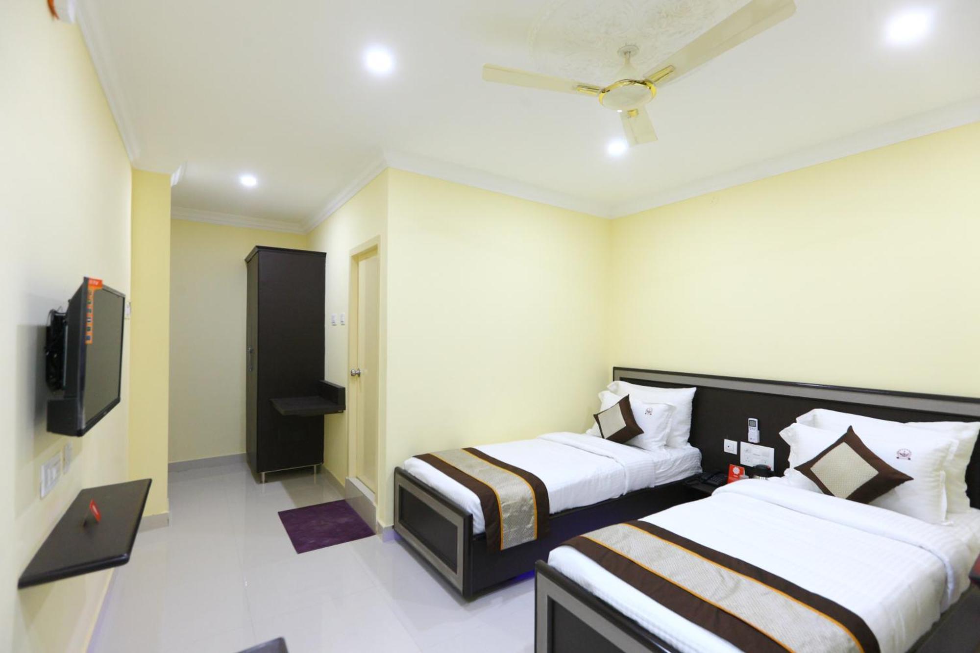 Hotel Salbala Inn - Near Airport Csennai Kültér fotó