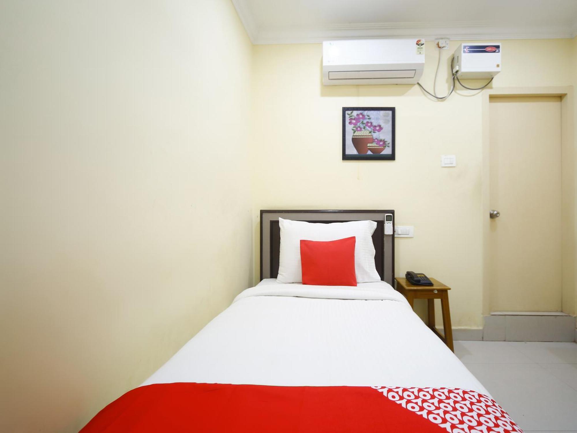Hotel Salbala Inn - Near Airport Csennai Kültér fotó