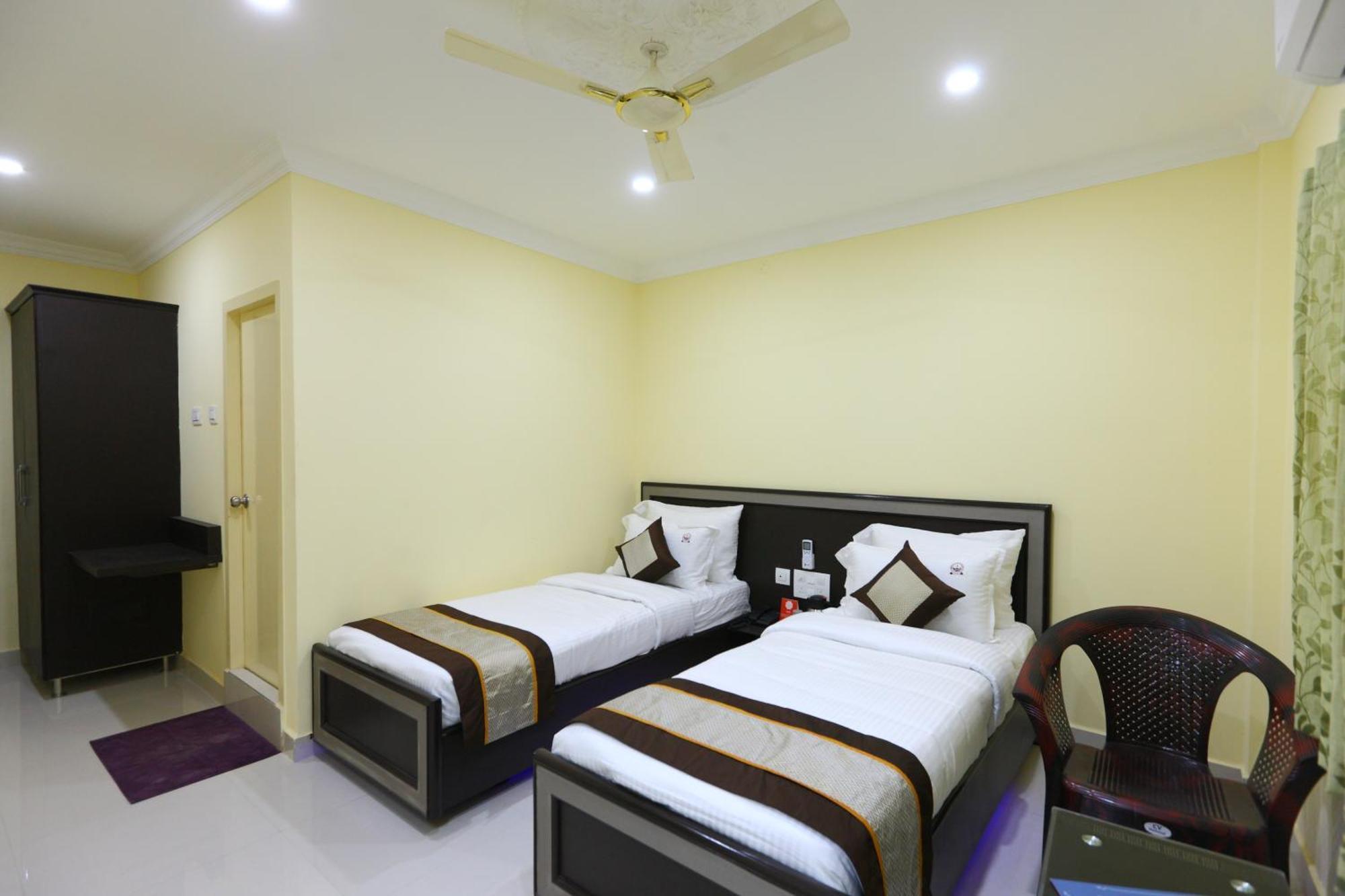 Hotel Salbala Inn - Near Airport Csennai Kültér fotó