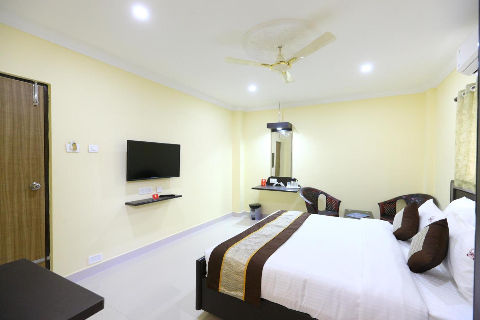 Hotel Salbala Inn - Near Airport Csennai Kültér fotó