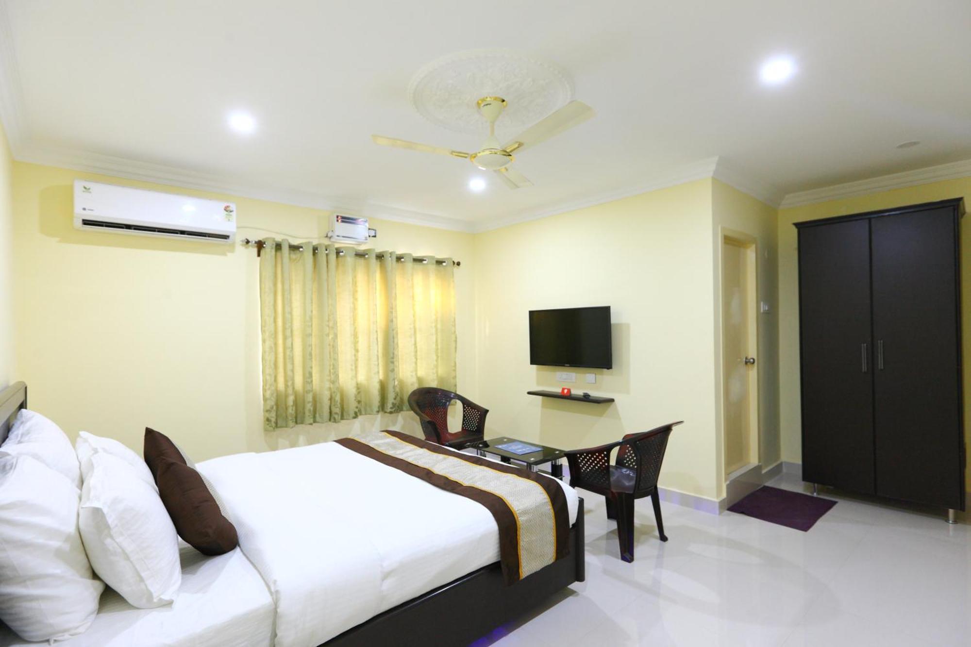 Hotel Salbala Inn - Near Airport Csennai Kültér fotó