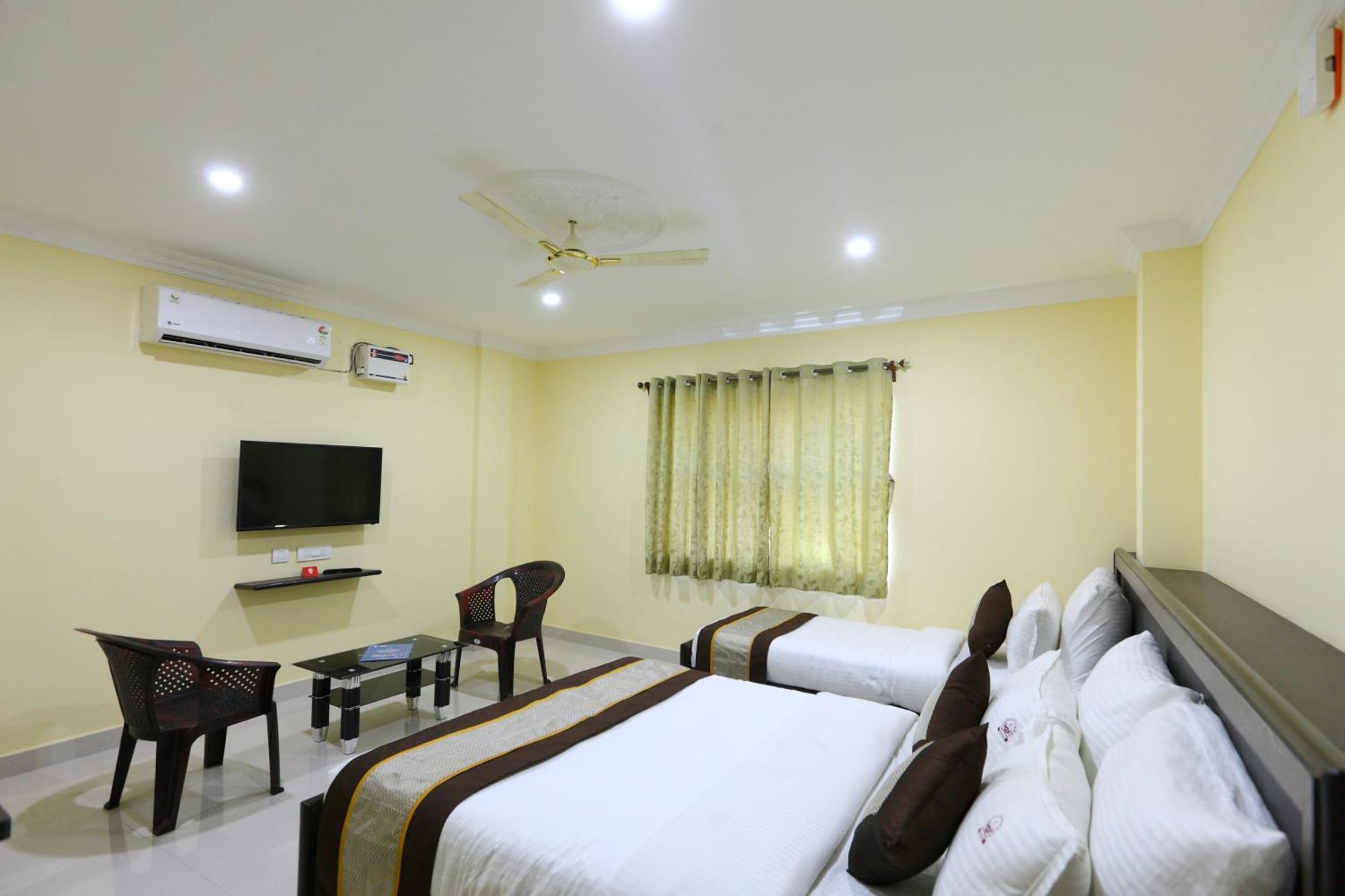 Hotel Salbala Inn - Near Airport Csennai Kültér fotó