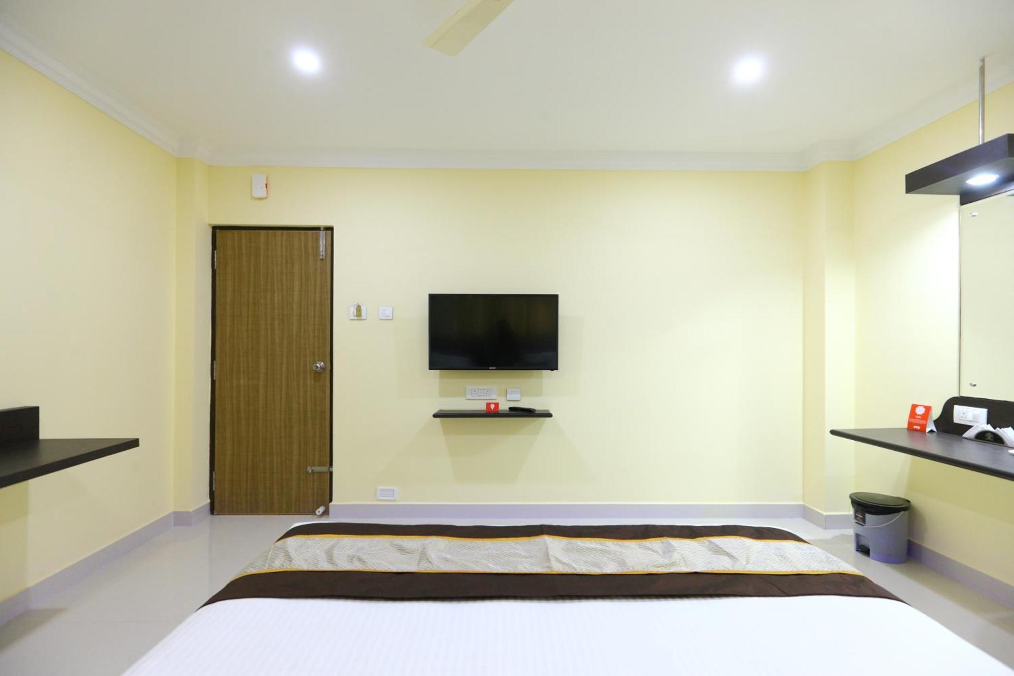 Hotel Salbala Inn - Near Airport Csennai Kültér fotó