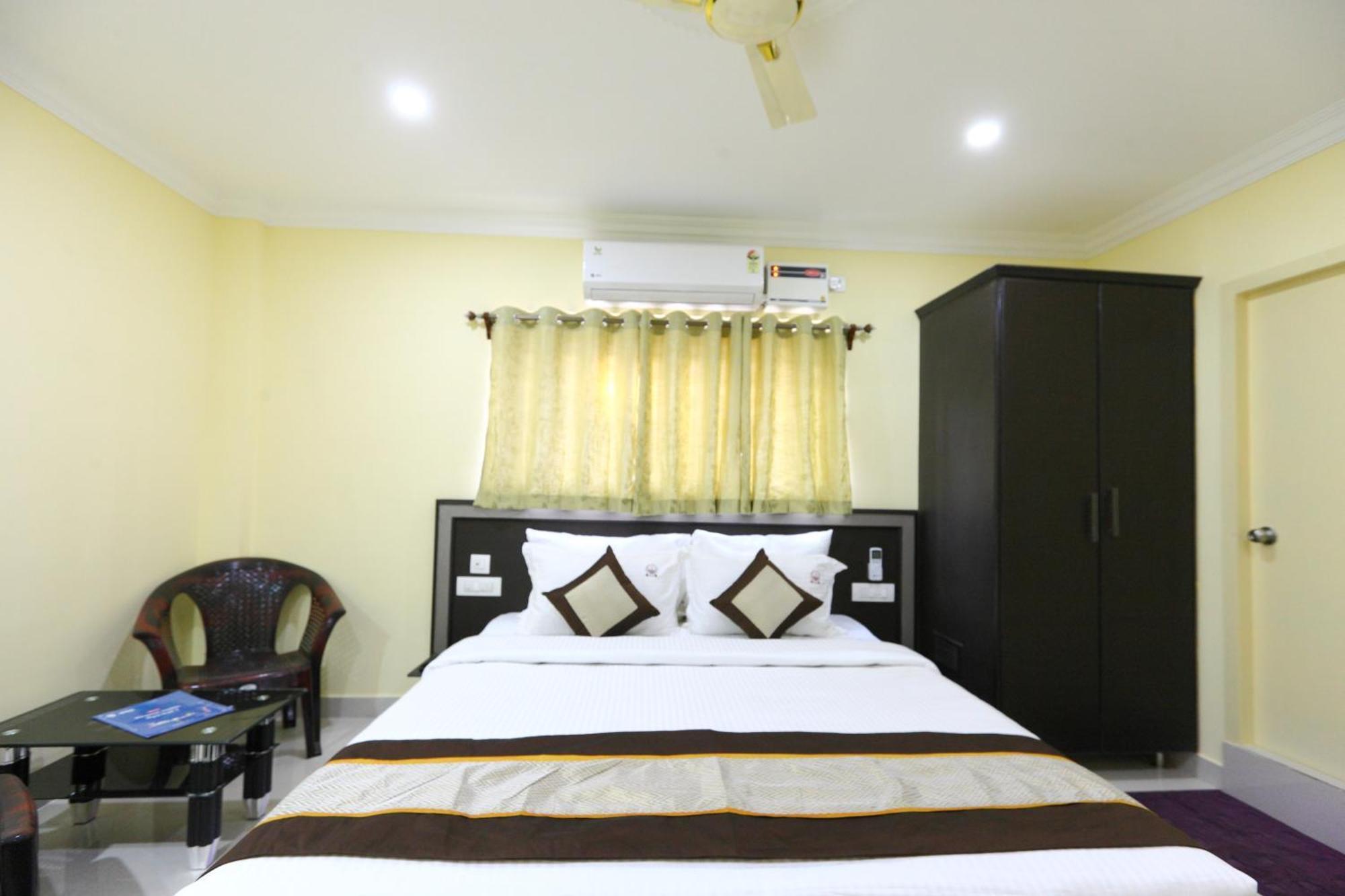Hotel Salbala Inn - Near Airport Csennai Kültér fotó