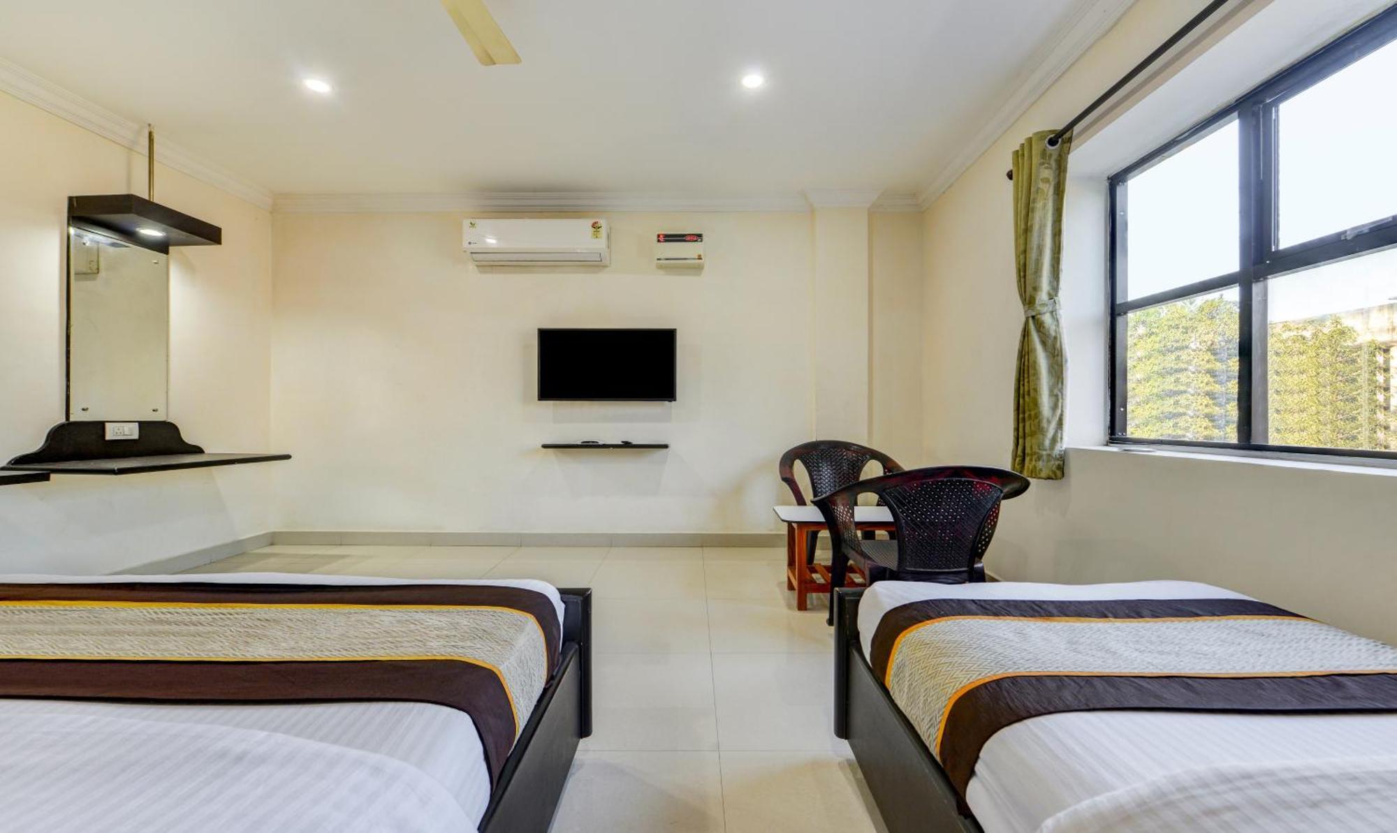 Hotel Salbala Inn - Near Airport Csennai Kültér fotó